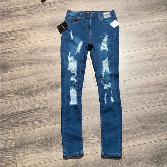 Parisian Works Denim - NWT - Parisian Distressed/Ripped Skinny Jeans